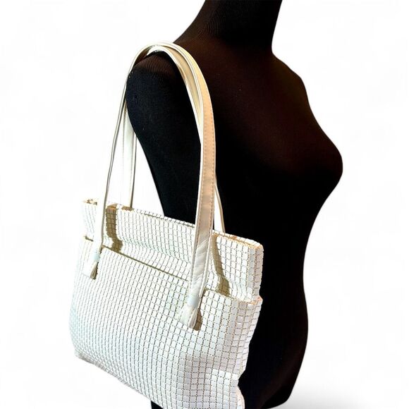 1960s Lumured Creamy White Tote Bag, Tile Mesh Zipper Closure double Handles - Picture 3 of 14